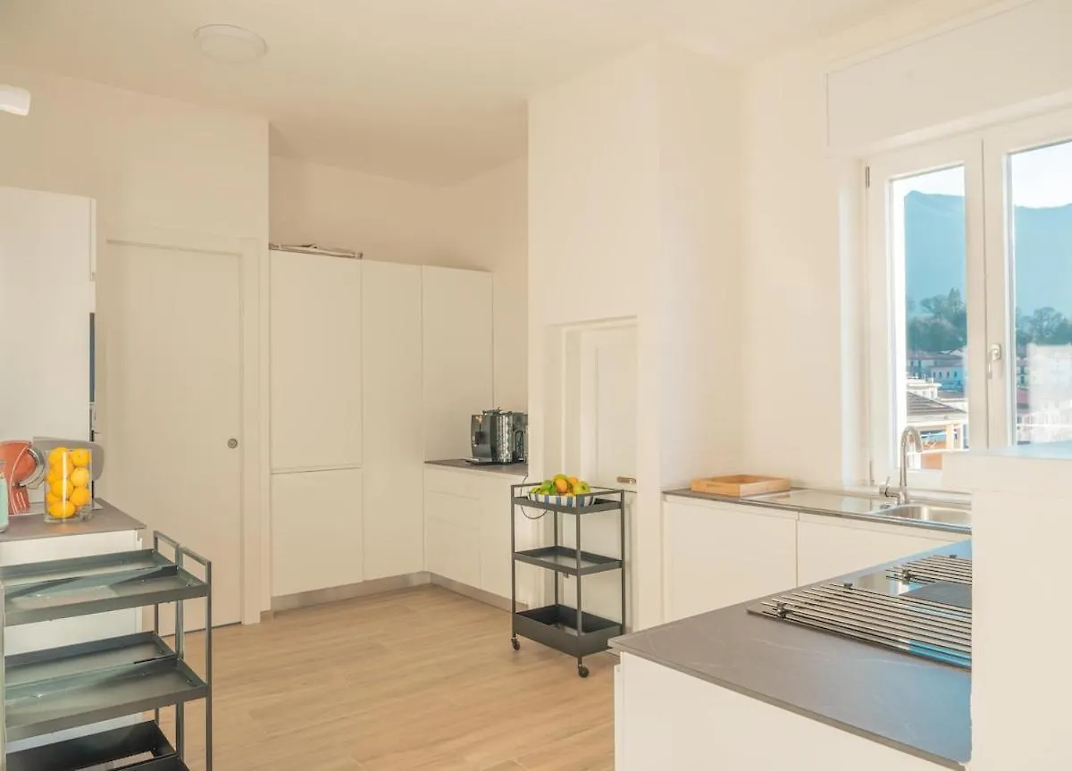 Duplex Lakeside Penthouse Porto Valtravaglia Italy