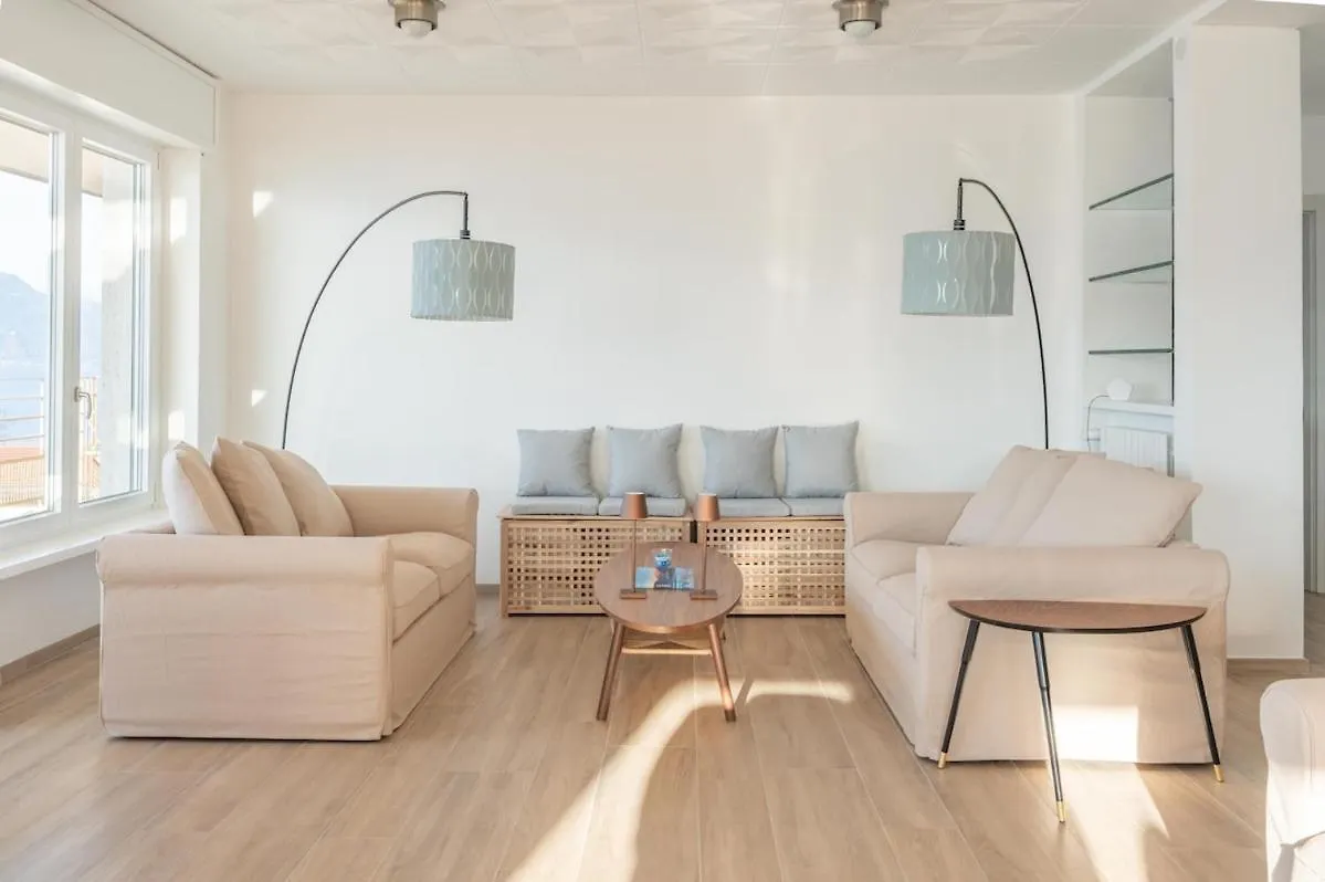 Duplex Lakeside Penthouse Porto Valtravaglia