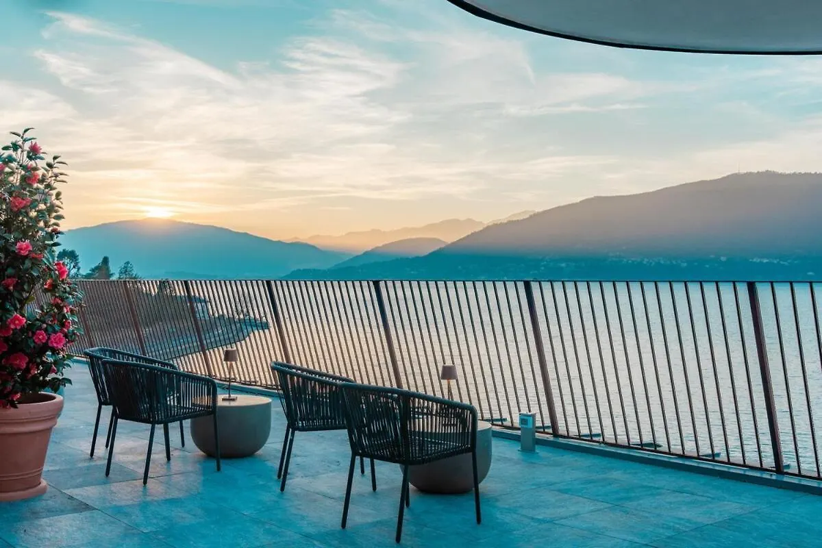 Duplex Lakeside Penthouse Porto Valtravaglia Apartment